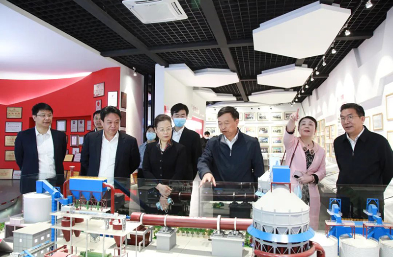提升總承包能力 實現國際新跨越——南通市政協(xié)副主席施學雷帶隊到江蘇鵬飛集團調研